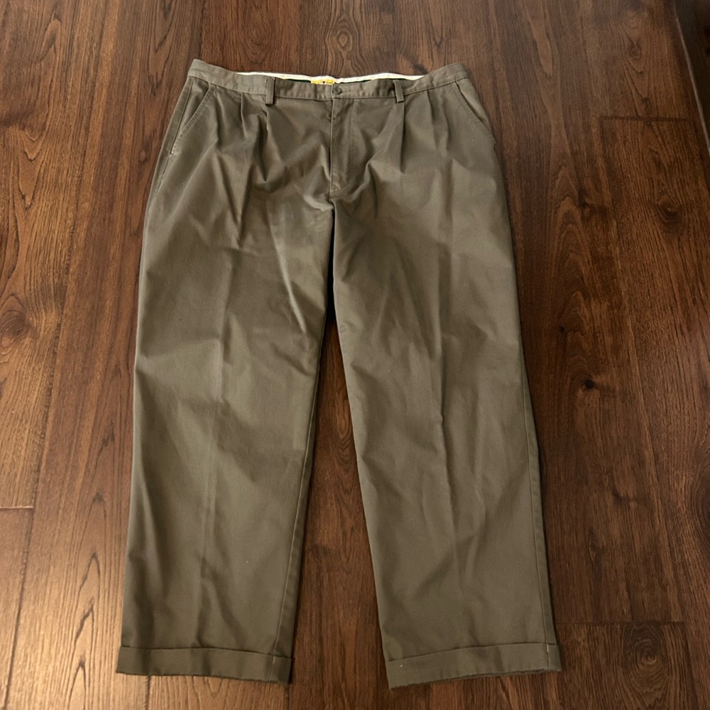 khaki pants
